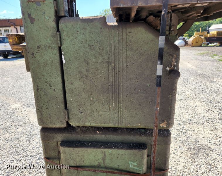 image for item MK9218 Walker Turner 3331  band saw