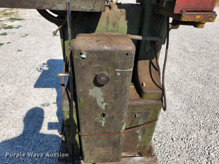 image for item MK9218 Walker Turner 3331  band saw