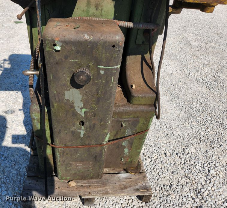 image for item MK9218 Walker Turner 3331  band saw