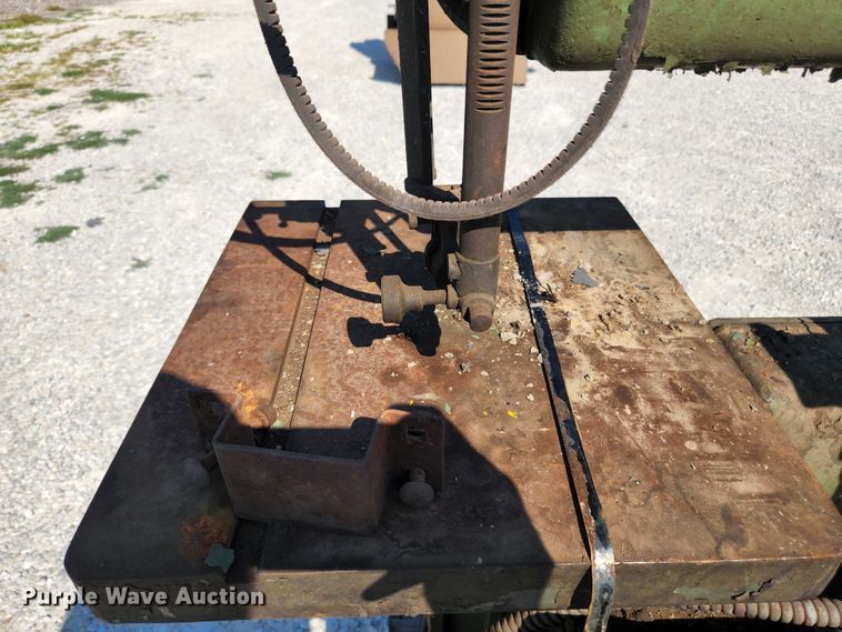 image for item MK9218 Walker Turner 3331  band saw