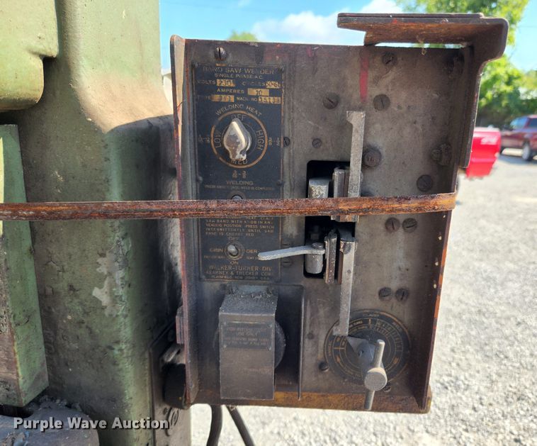 image for item MK9218 Walker Turner 3331  band saw