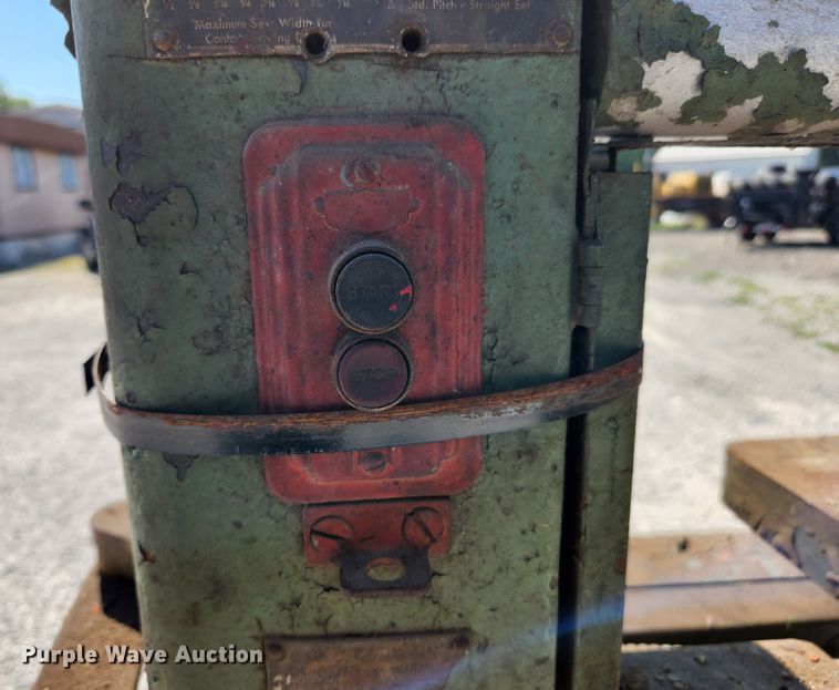 image for item MK9218 Walker Turner 3331  band saw