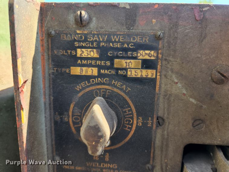 image for item MK9218 Walker Turner 3331  band saw