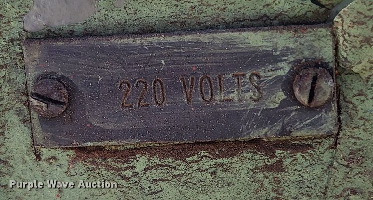 image for item MK9218 Walker Turner 3331  band saw