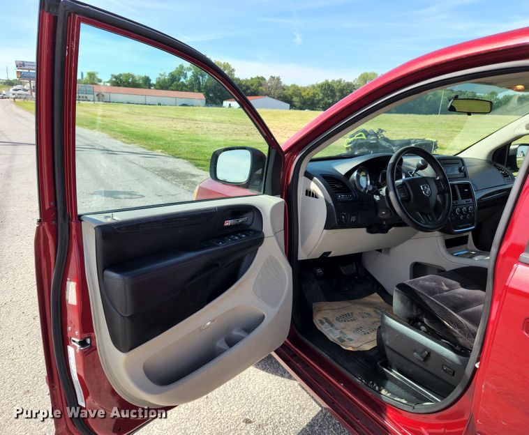 image for item MK9234 2014 Dodge Grand Caravan  van