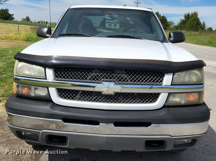 image for item MK9240 2005 Chevrolet Silverado 1500  Ext. Cab pickup truck