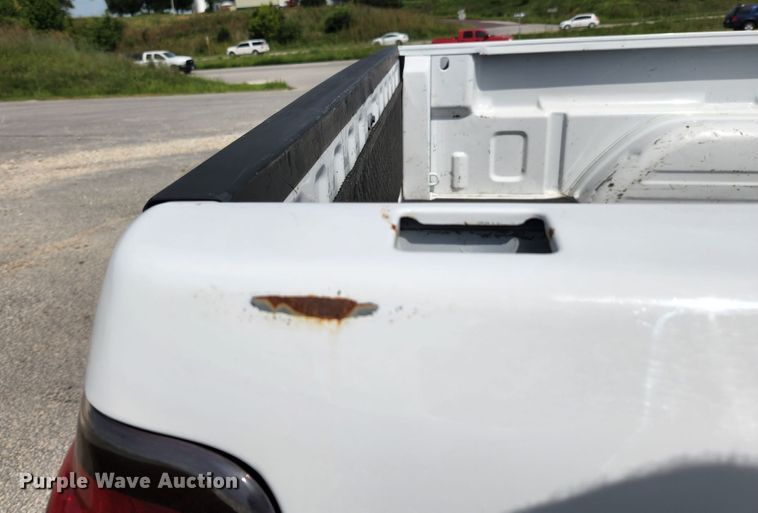 image for item MK9240 2005 Chevrolet Silverado 1500  Ext. Cab pickup truck