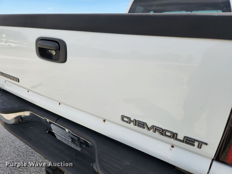 image for item MK9240 2005 Chevrolet Silverado 1500  Ext. Cab pickup truck