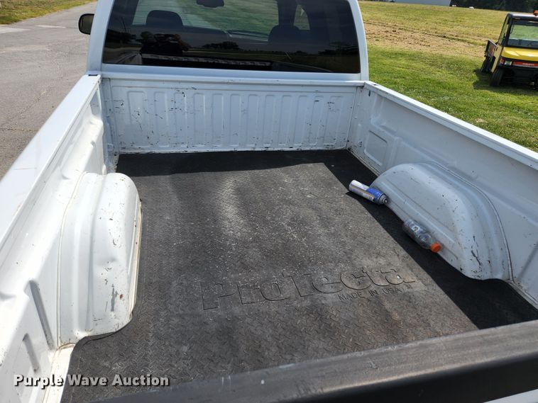 image for item MK9240 2005 Chevrolet Silverado 1500  Ext. Cab pickup truck