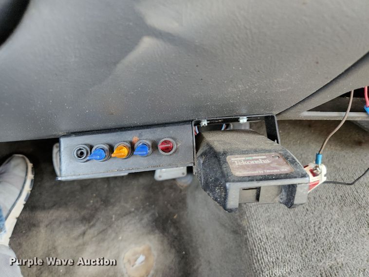 image for item MK9240 2005 Chevrolet Silverado 1500  Ext. Cab pickup truck