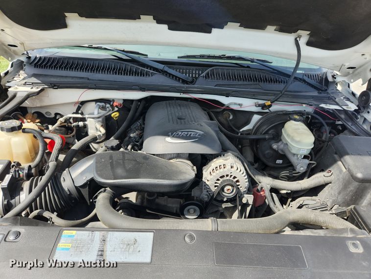 image for item MK9240 2005 Chevrolet Silverado 1500  Ext. Cab pickup truck