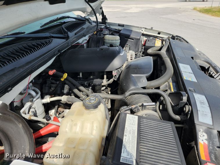 image for item MK9240 2005 Chevrolet Silverado 1500  Ext. Cab pickup truck