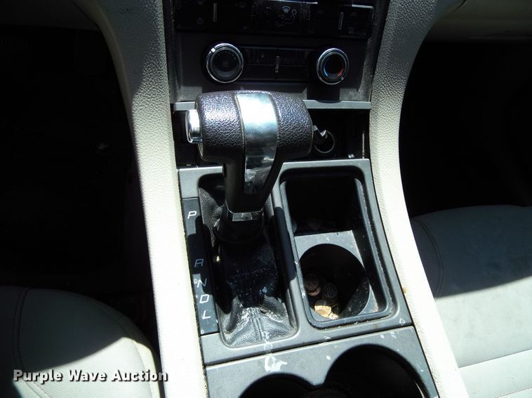 image for item MR9542 2011 Ford Taurus