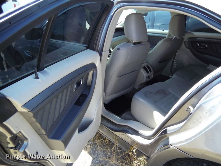 image for item MR9542 2011 Ford Taurus