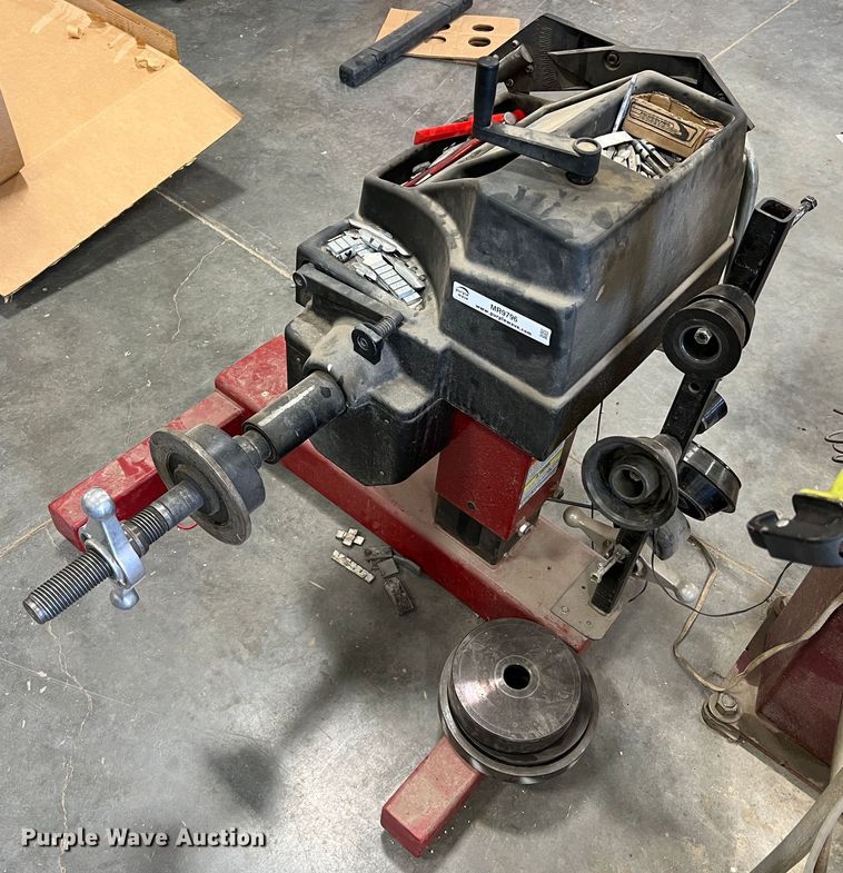 image for item MR9796 Coats 6275HS  wheel balancer