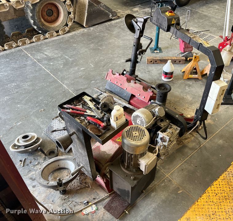 image for item MR9797 Coats CHD-4730  tire machine