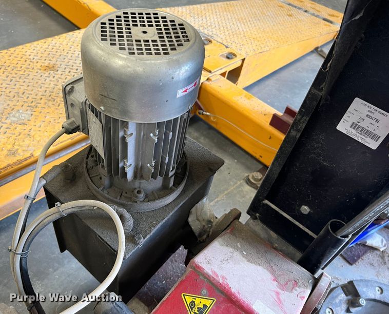 image for item MR9797 Coats CHD-4730  tire machine