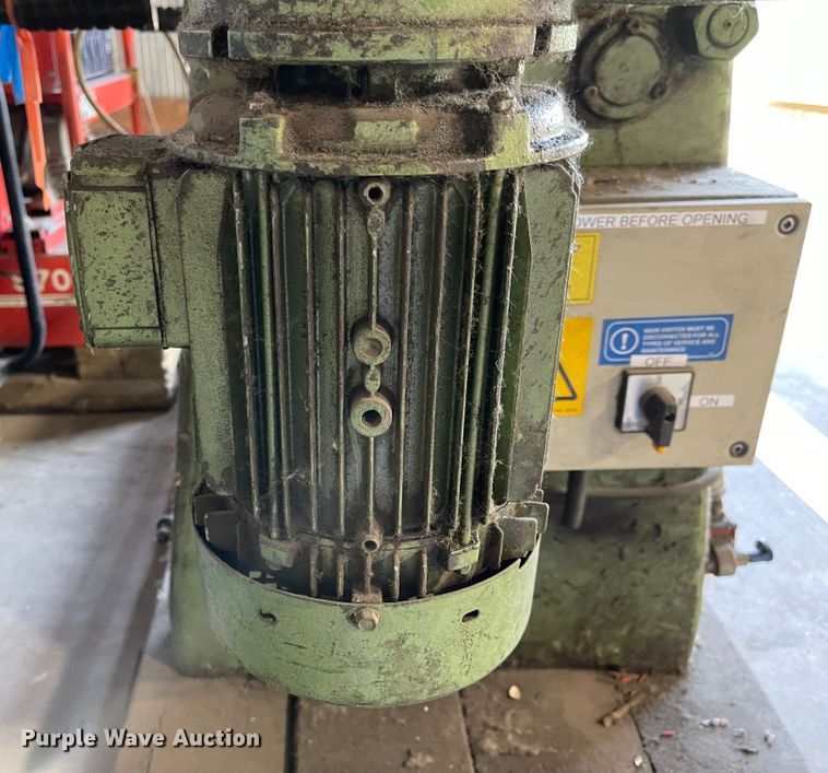 image for item MU9074 1995 Roundo  sheet metal roller