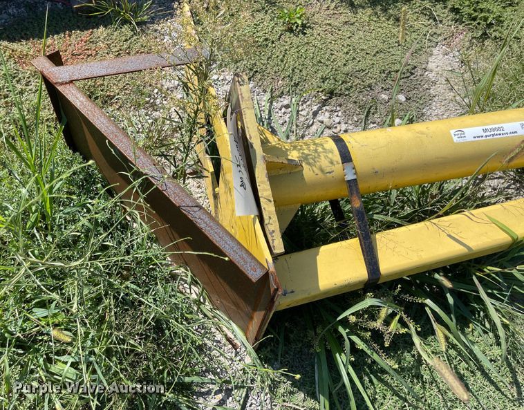 image for item MU9082 Wire welder swing arm mount