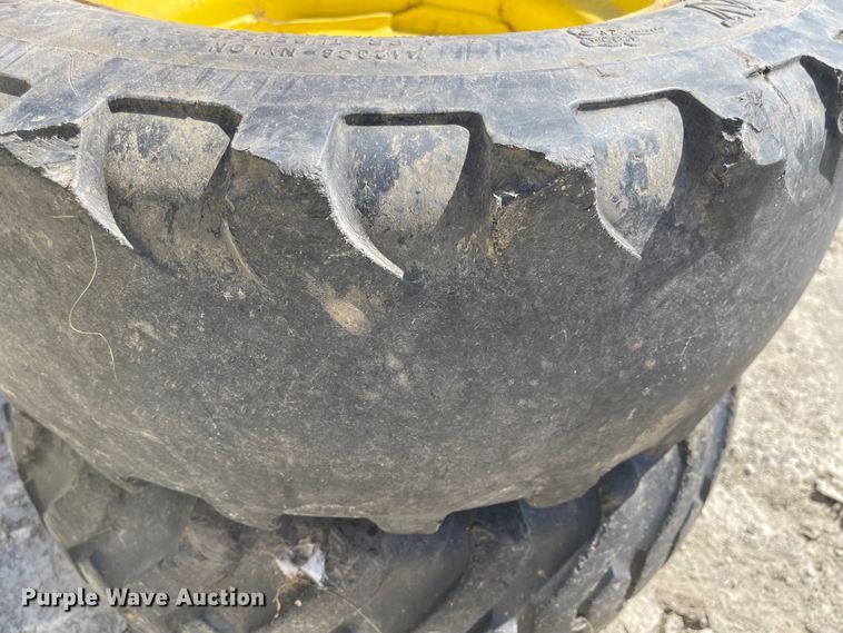 image for item MU9112 Tractor tires and wheels