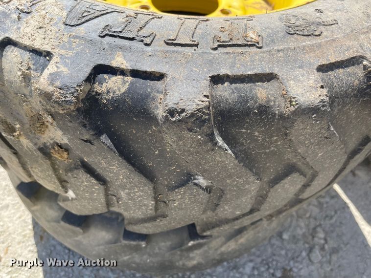 image for item MU9112 Tractor tires and wheels