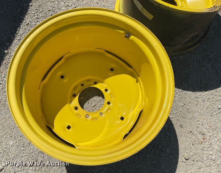 image for item MU9112 Tractor tires and wheels