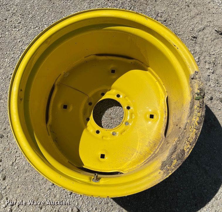 image for item MU9112 Tractor tires and wheels