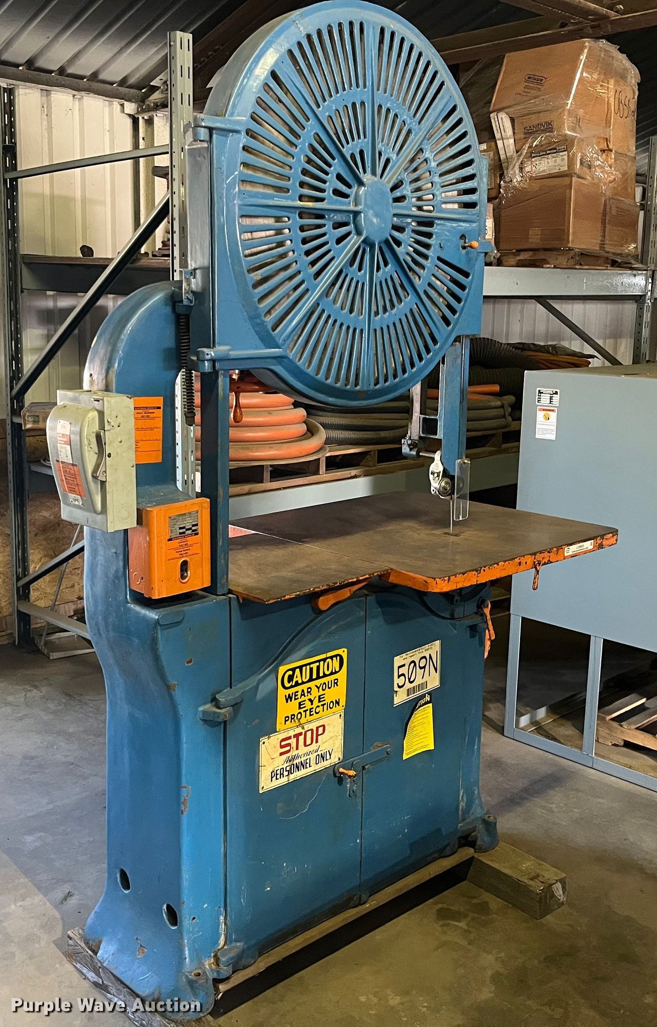 Yates American bandsaw in Wichita, KS Item LD9605 sold Purple Wave