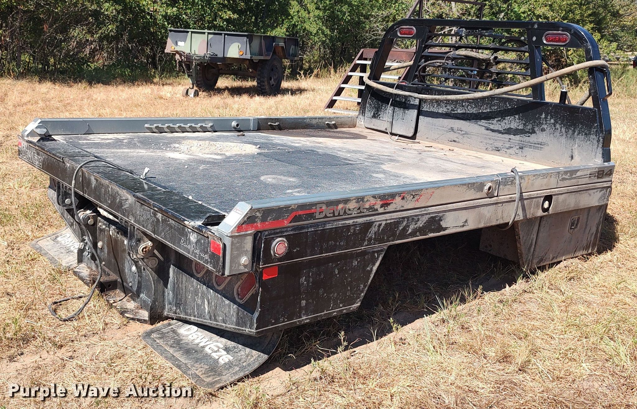 2021 DewEze 684 bale bed in Seminole, OK Item LK9100 sold Purple Wave