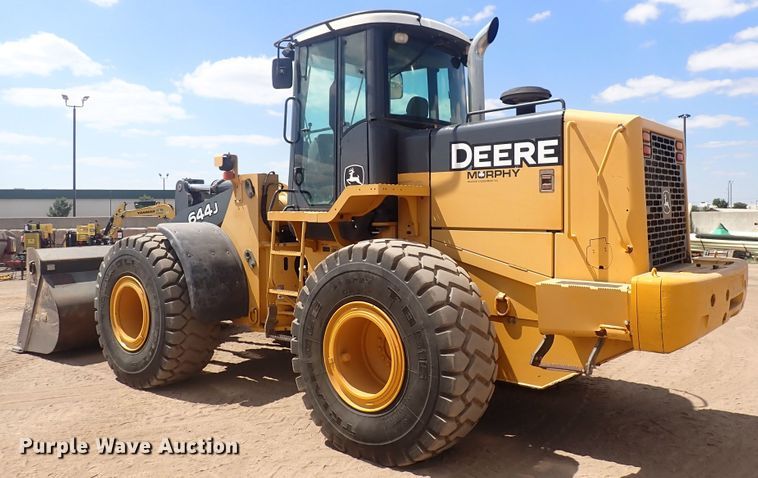 image for item DF8337 2005 John Deere 644J  wheel loader