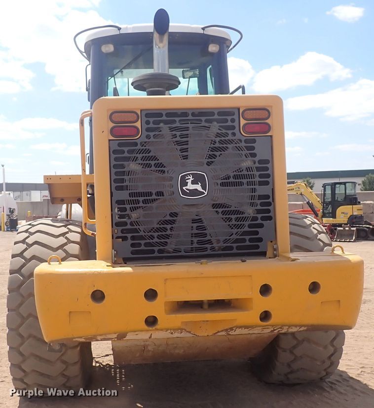 image for item DF8337 2005 John Deere 644J  wheel loader