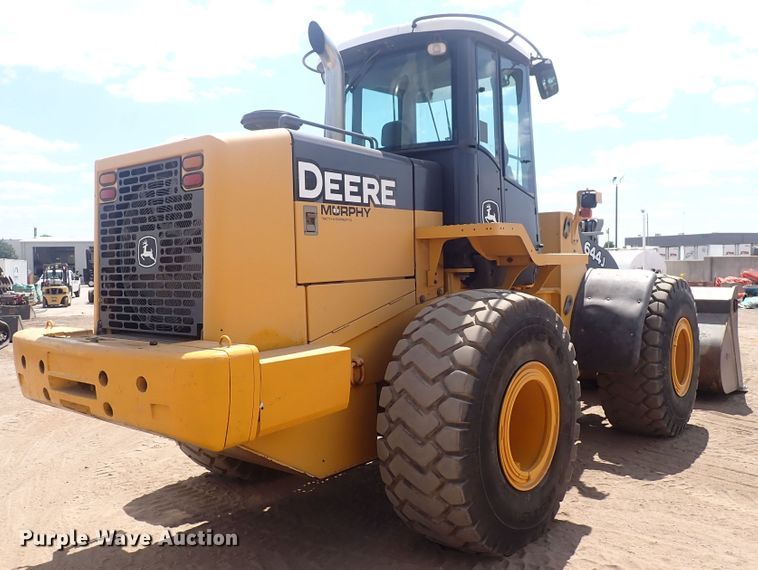 image for item DF8337 2005 John Deere 644J  wheel loader