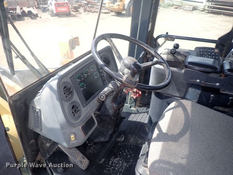 image for item DF8337 2005 John Deere 644J  wheel loader