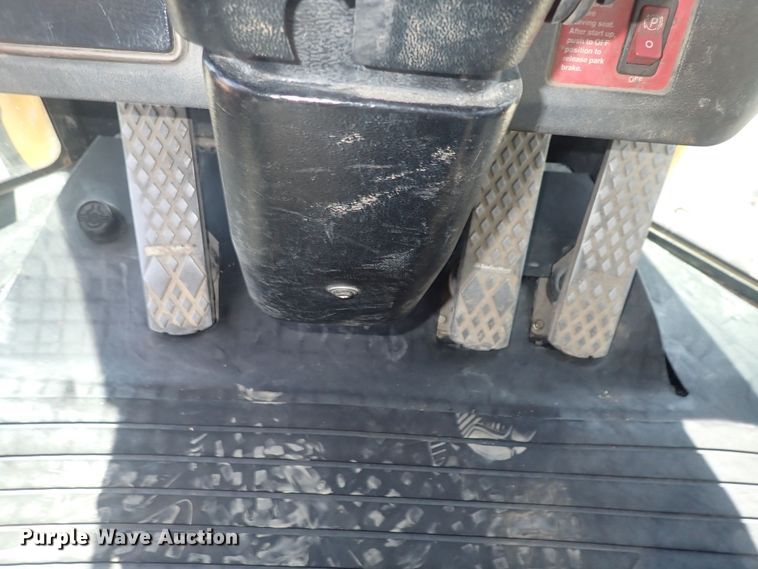 image for item DF8337 2005 John Deere 644J  wheel loader