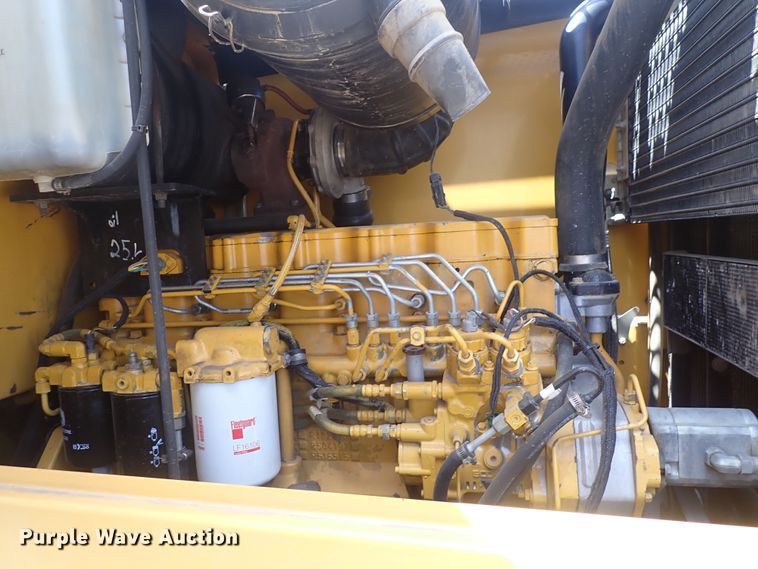 image for item DF8337 2005 John Deere 644J  wheel loader