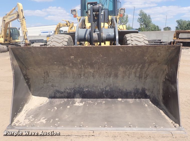 image for item DF8337 2005 John Deere 644J  wheel loader