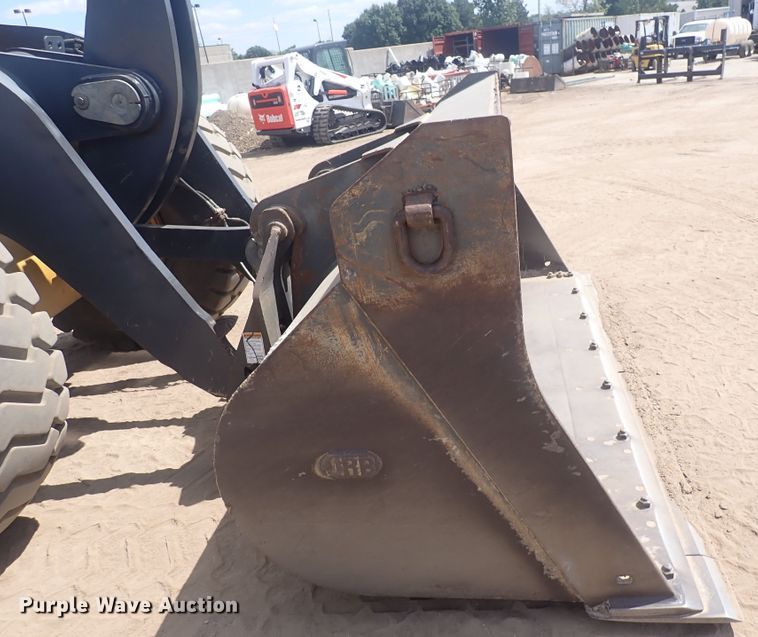 image for item DF8337 2005 John Deere 644J  wheel loader