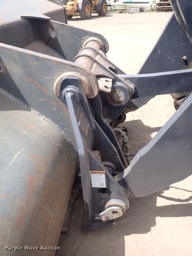 image for item DF8337 2005 John Deere 644J  wheel loader