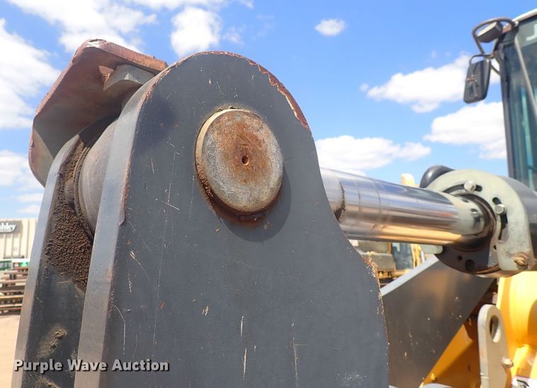 image for item DF8337 2005 John Deere 644J  wheel loader