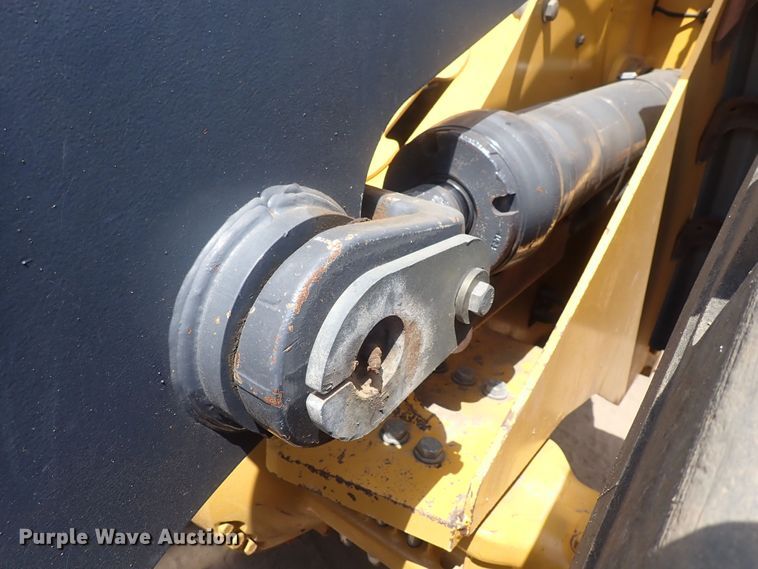 image for item DF8337 2005 John Deere 644J  wheel loader