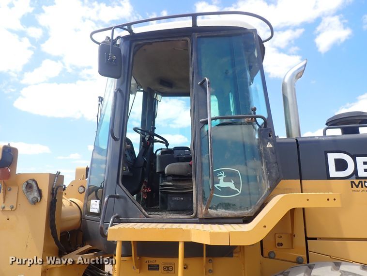 image for item DF8337 2005 John Deere 644J  wheel loader