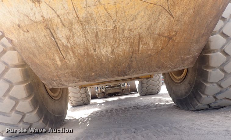 image for item DF8337 2005 John Deere 644J  wheel loader