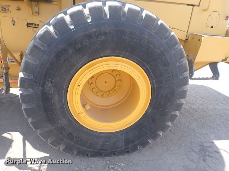 image for item DF8337 2005 John Deere 644J  wheel loader