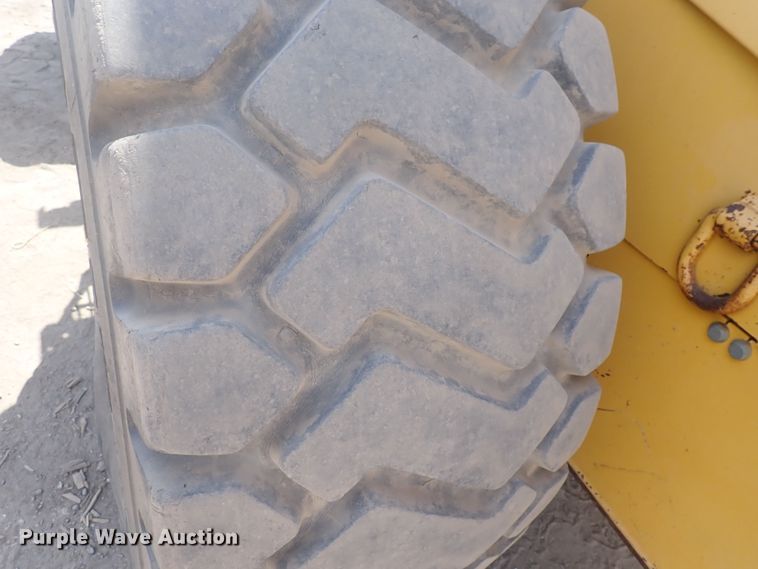 image for item DF8337 2005 John Deere 644J  wheel loader