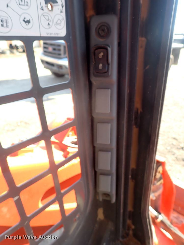 image for item DG2709 2016 Kubota SSV75  skid steer loader
