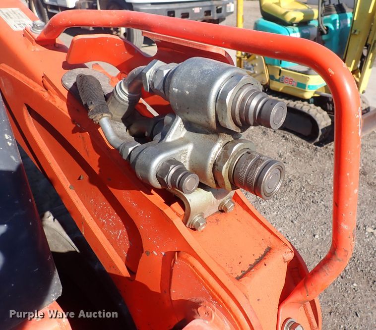 image for item DG2709 2016 Kubota SSV75  skid steer loader