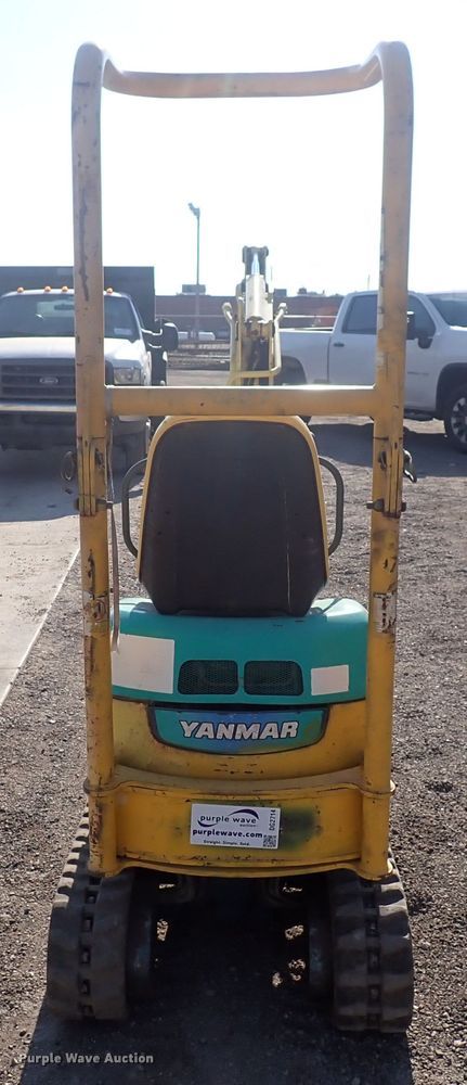 image for item DG2714 Yanmar B08-3  mini excavator