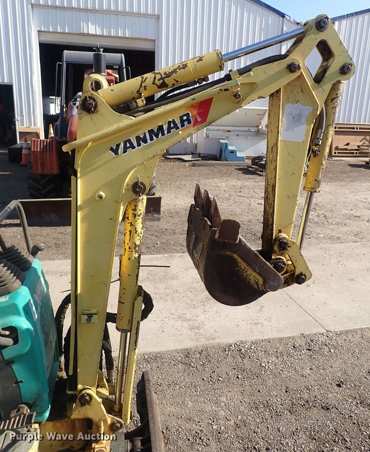 image for item DG2714 Yanmar B08-3  mini excavator
