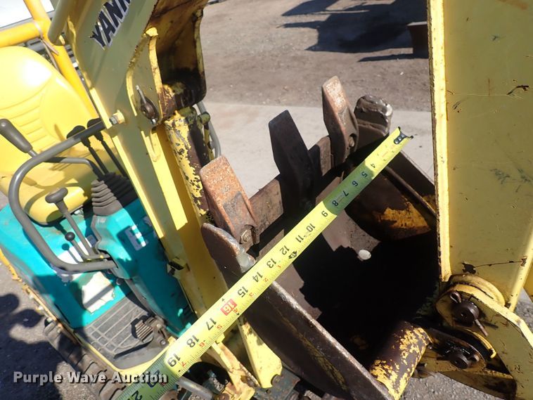 image for item DG2714 Yanmar B08-3  mini excavator