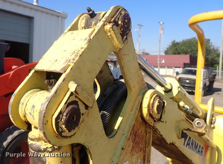 image for item DG2714 Yanmar B08-3  mini excavator